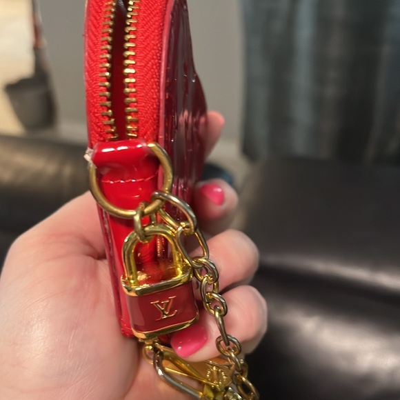 EUC Louis Vuitton Vernis Heart Coin Wallet - Picture 13 of 16